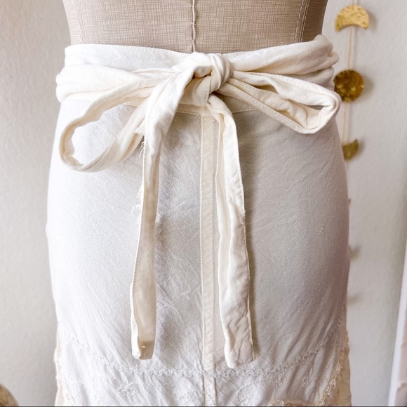 VINTAGE Cream Embroidery Mini Wrap Skirt - Picture 12 of 15